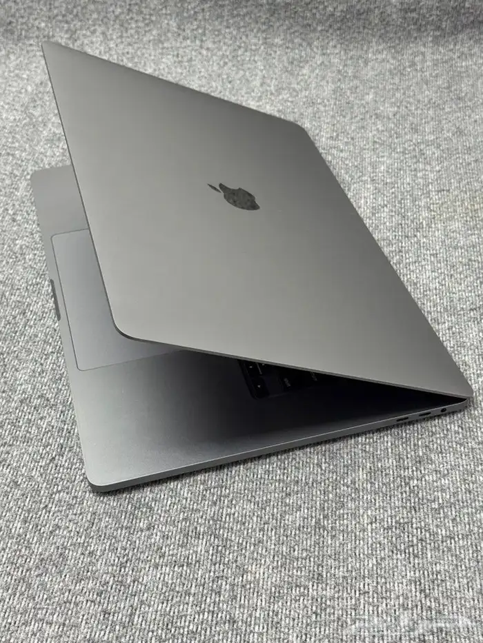 MacBook Pro Look like new Touch Bar 16GB ram 500gb 0