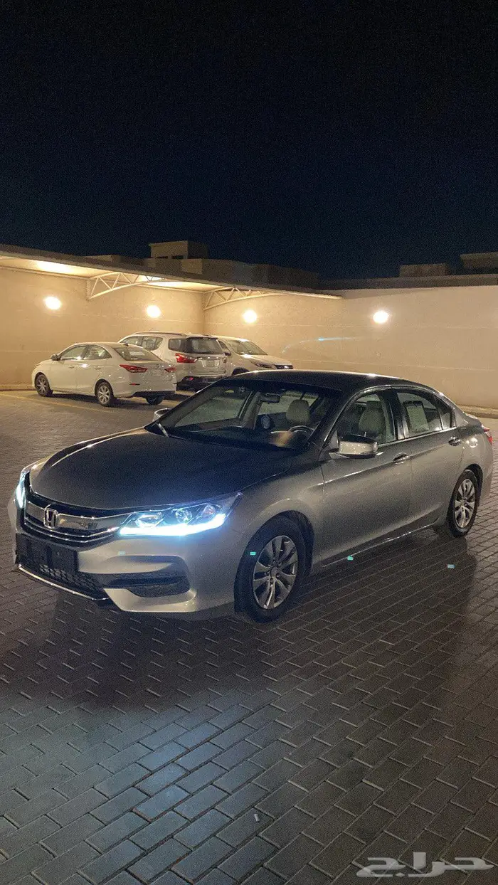 للبيع هوندا اكورد 2017 ستاندر 3