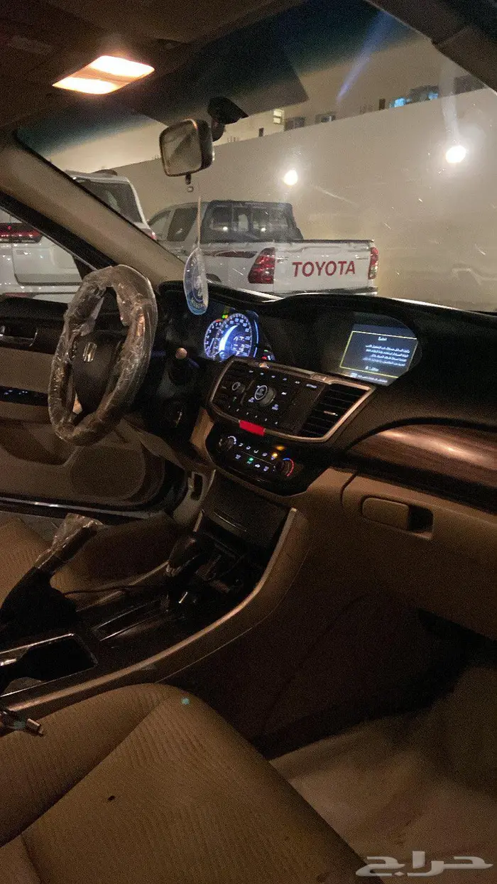 للبيع هوندا اكورد 2017 ستاندر 12