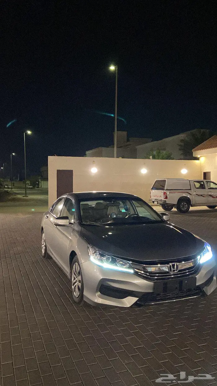 للبيع هوندا اكورد 2017 ستاندر 4