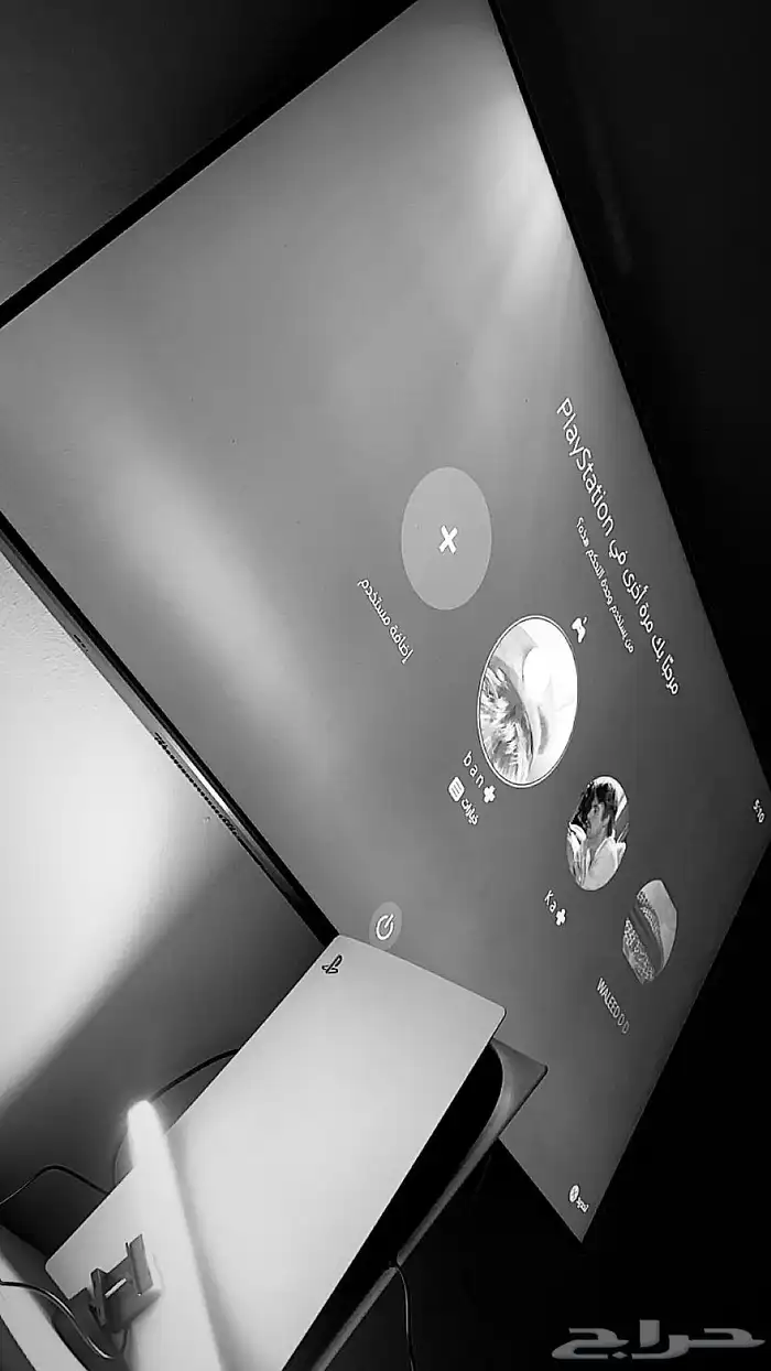 سوني 5 معها يدين اصليه من جرير مساحة 500 نظيف 2