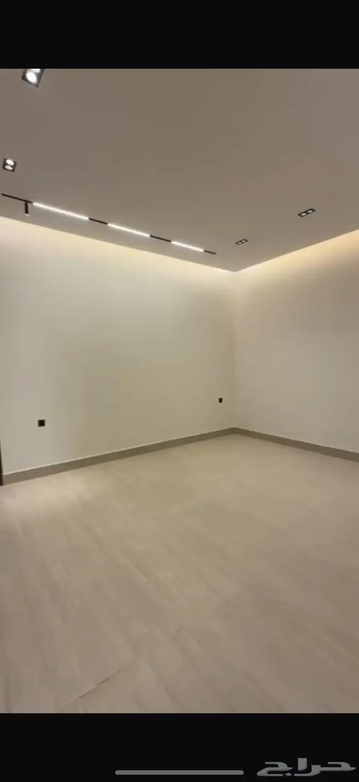 للبيع دور ارضي في حي  المرجان 6