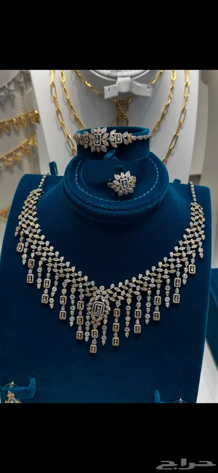 طقم اكسسوار فاخر بديل الذهب والالماس 0