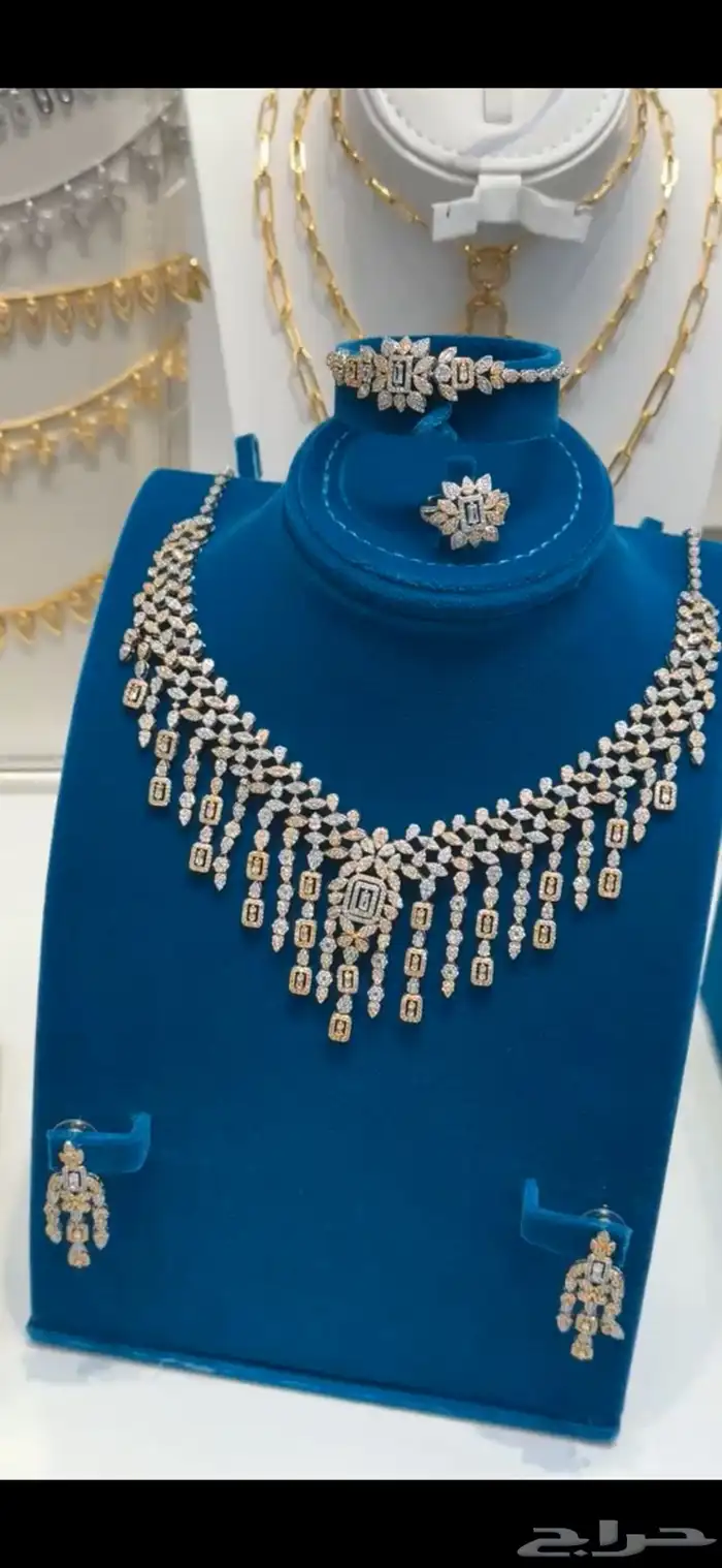 طقم مجوهرات فاخر بديل الالماس 0