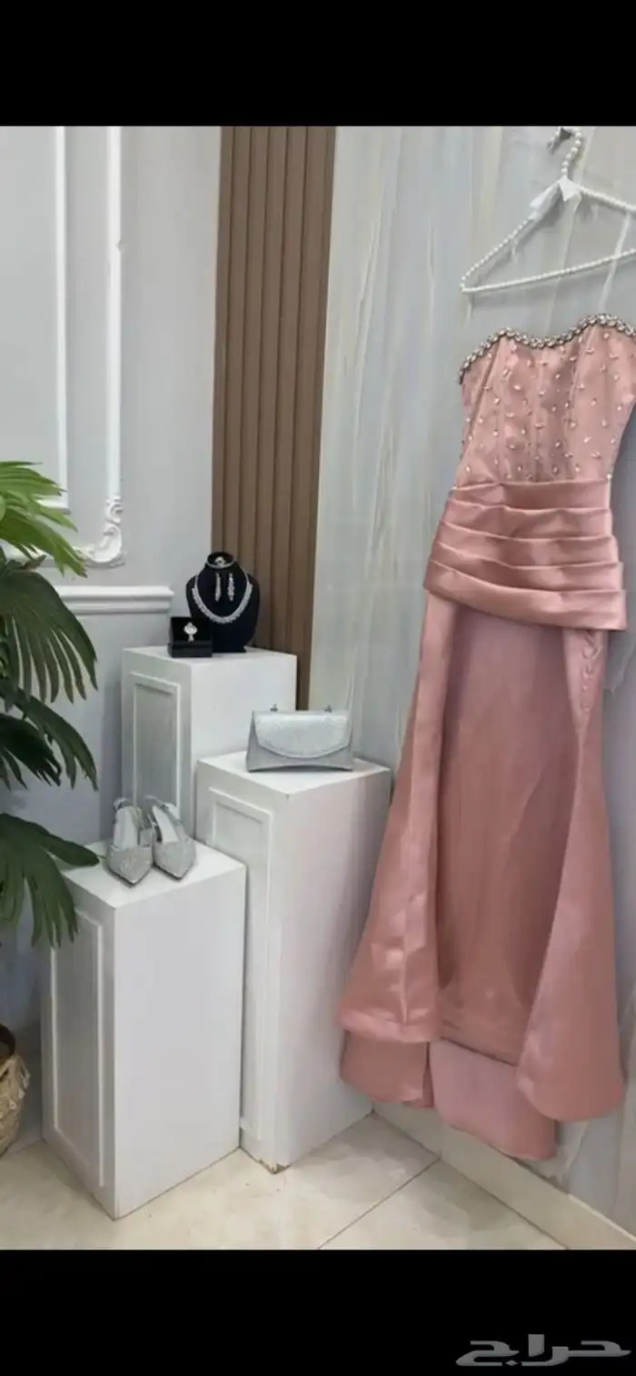 فستان تفصيل مثل العارضه بالضبط يختلف اللون وردي 2