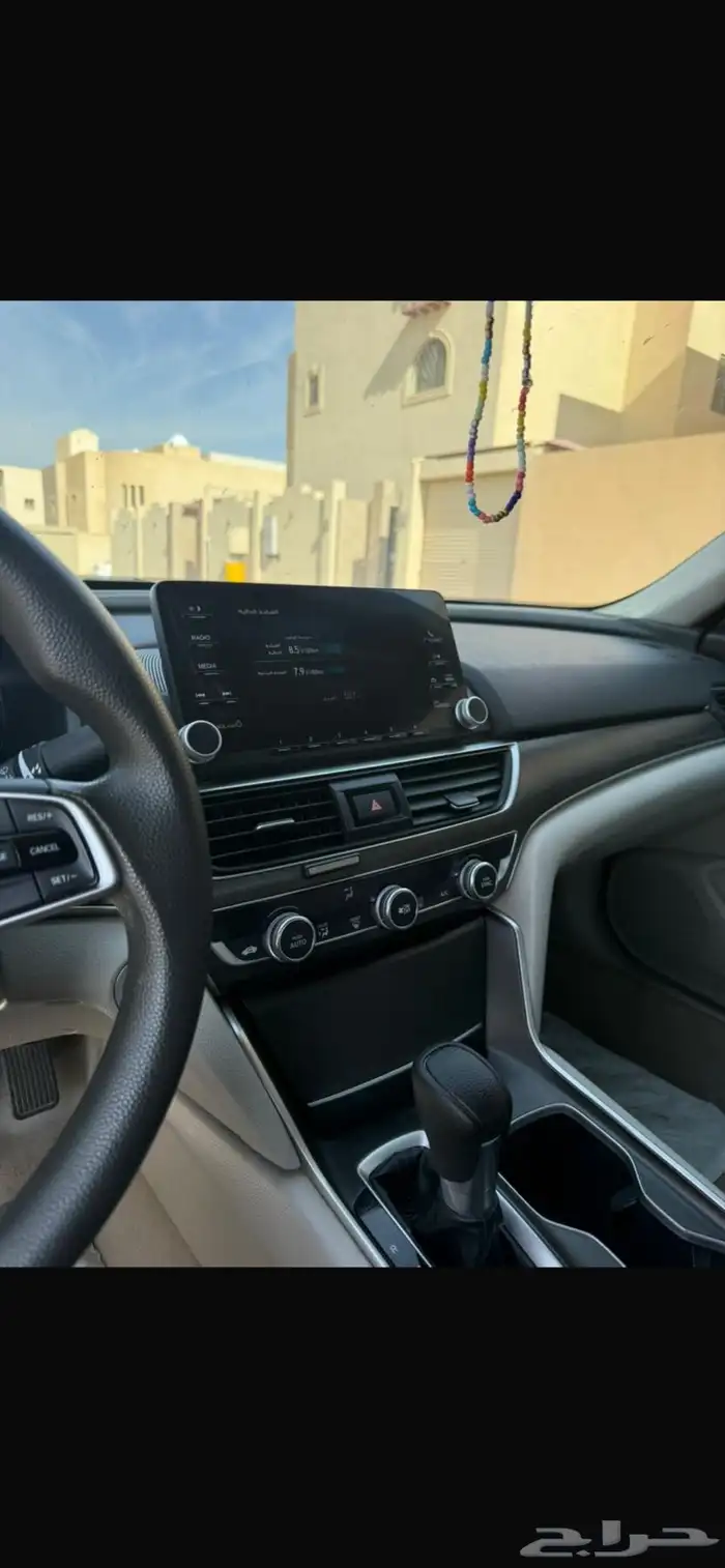 اكورد 2020 اللون ابيض 2