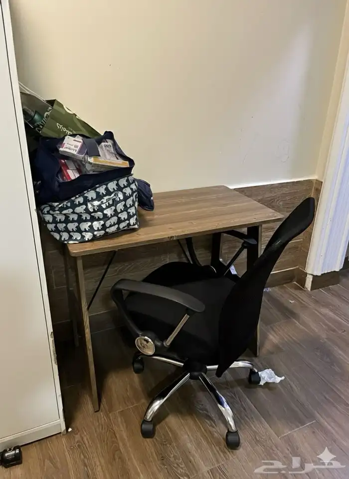 مكتب   كرسي مكتب بحالة ممتازه 1