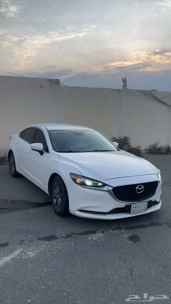 مازدا6 الممشي148اللون ابيض الداخليه بيج نظيف جدا 5