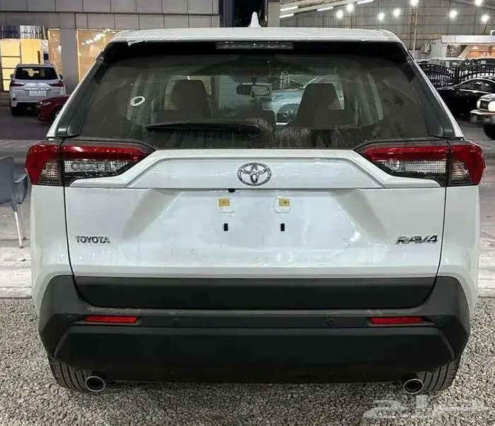 تويوتا راف فور ستاندر دبل وبدون دبل بنزين 2025 كاش وأقساط 4