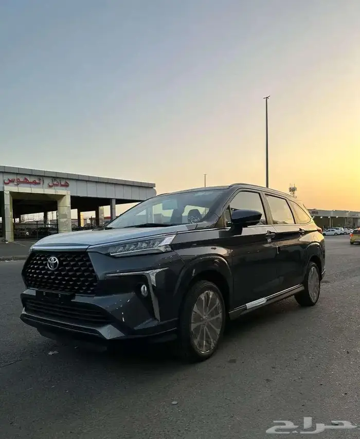 تويوتا فيلوز GLX بنزين 2025 7