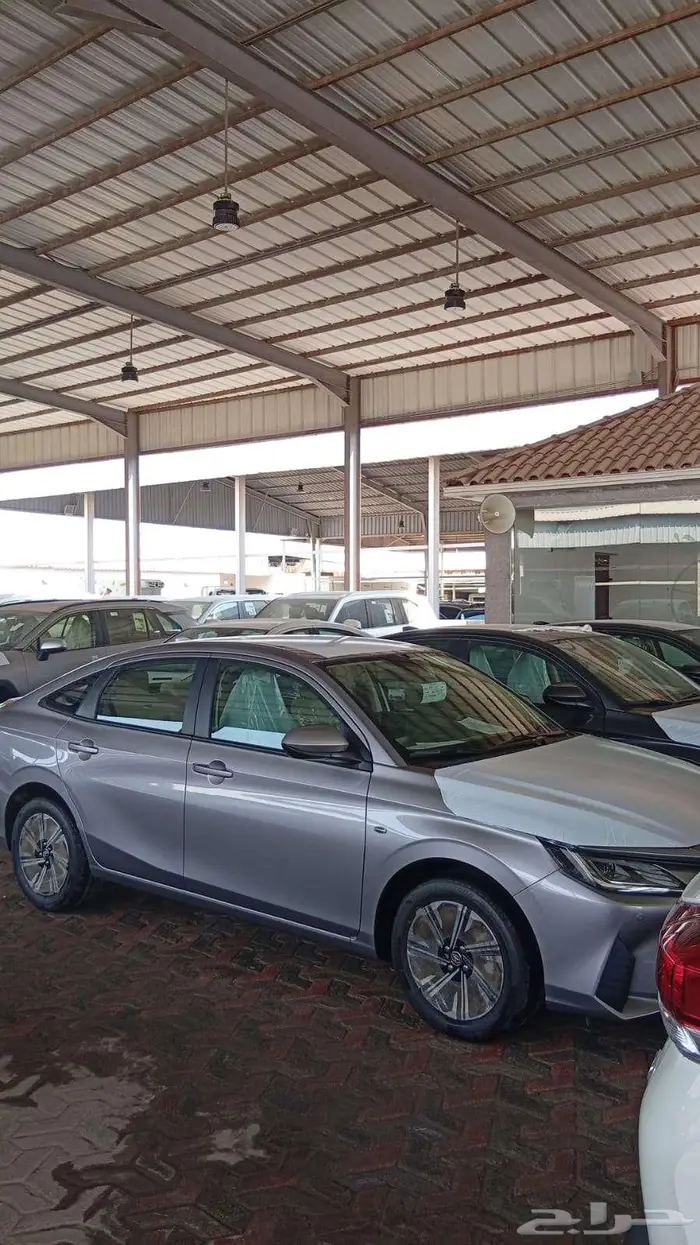 تويوتا يارس y.plus نص فل 2026 رمادى وفضى 1