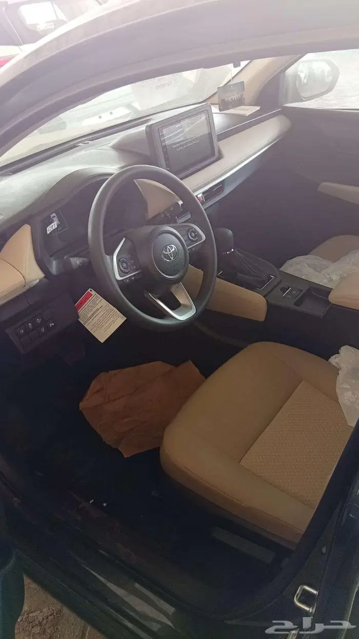 تويوتا يارس y.plus نص فل 2026 رمادى وفضى 7