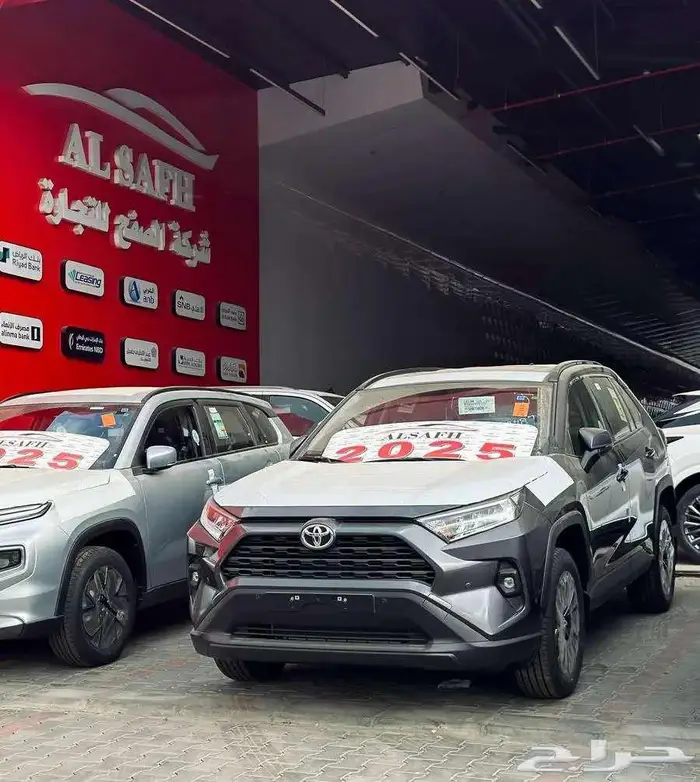 تويوتا راف فور 2025 XLE بنزين نص فل الاقل سعرأ 0