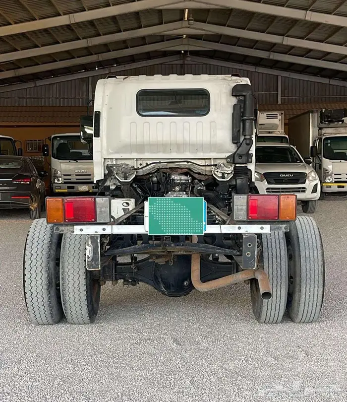 ايسوزو دينا شاص 5 متر تيربو 2012 9