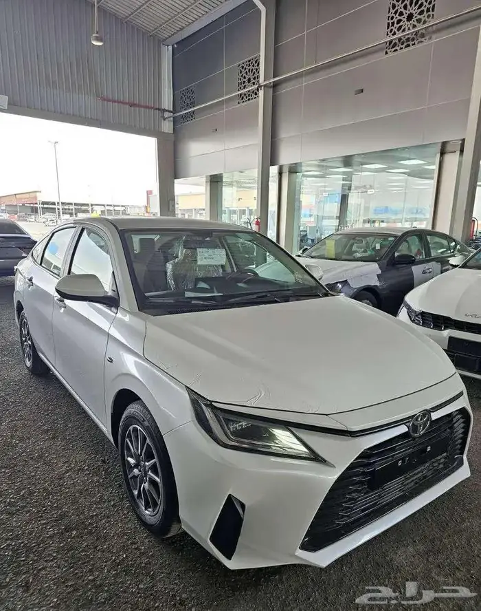 تويوتا يارس 1.3 y ستاندر بنزين 2026 1