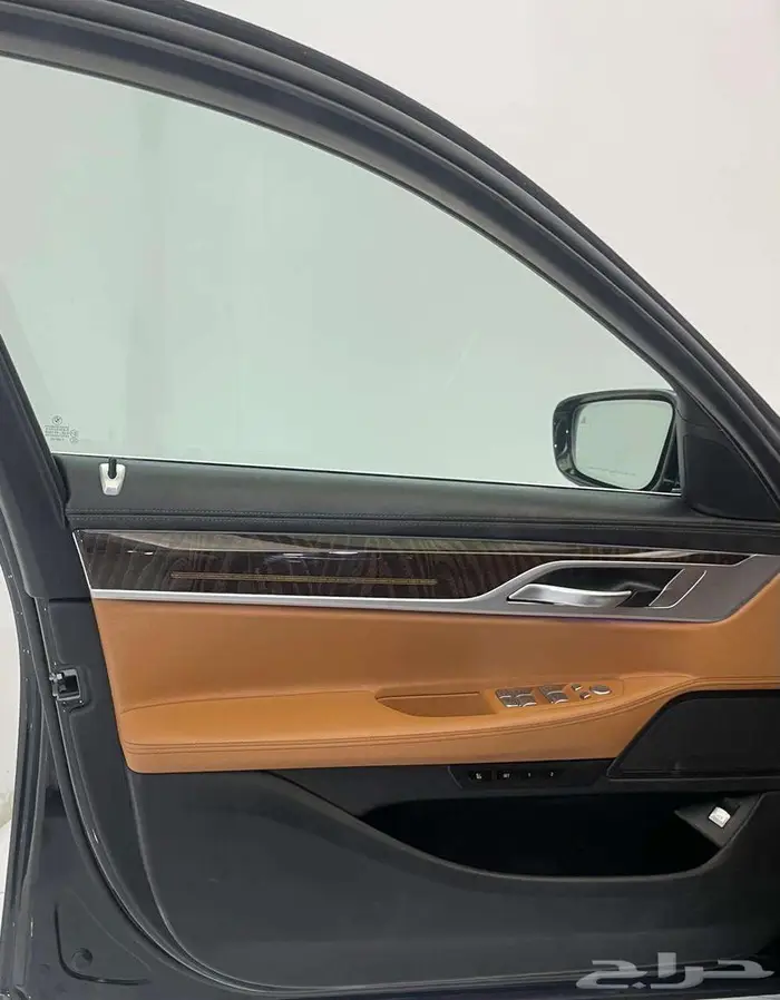 بي ام دبليو 2021 730LI 31