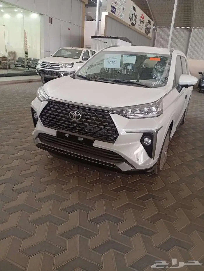 تويوتا فيلوز GLX بنزين اوتماتيك 2025 كاش واقساط 0