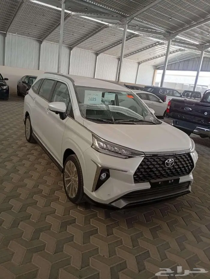 تويوتا فيلوز GLX بنزين اوتماتيك 2025 كاش واقساط 2