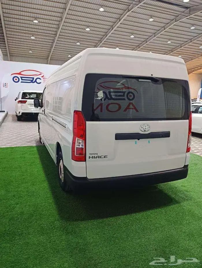 تويوتا هايس فان بضاعة ديزل سقف عالي جير اتوماتيك 2026 11