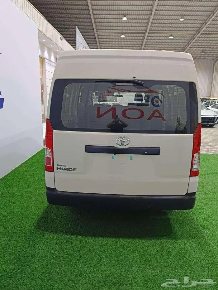 تويوتا هايس فان بضاعة ديزل سقف عالي جير اتوماتيك 2026 17
