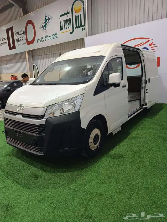 تويوتا هايس فان بضاعة ديزل سقف عالي جير اتوماتيك 2026 4