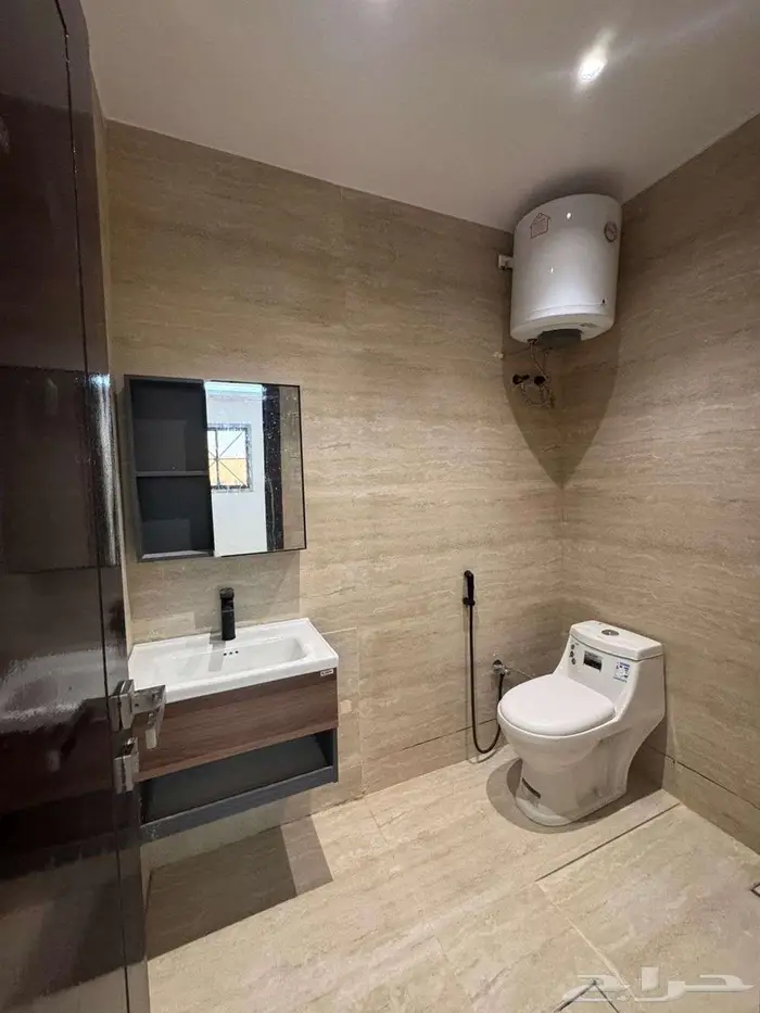 عمارة سكنية مناسبة لسكن الموظفين في حي العريجاء 4