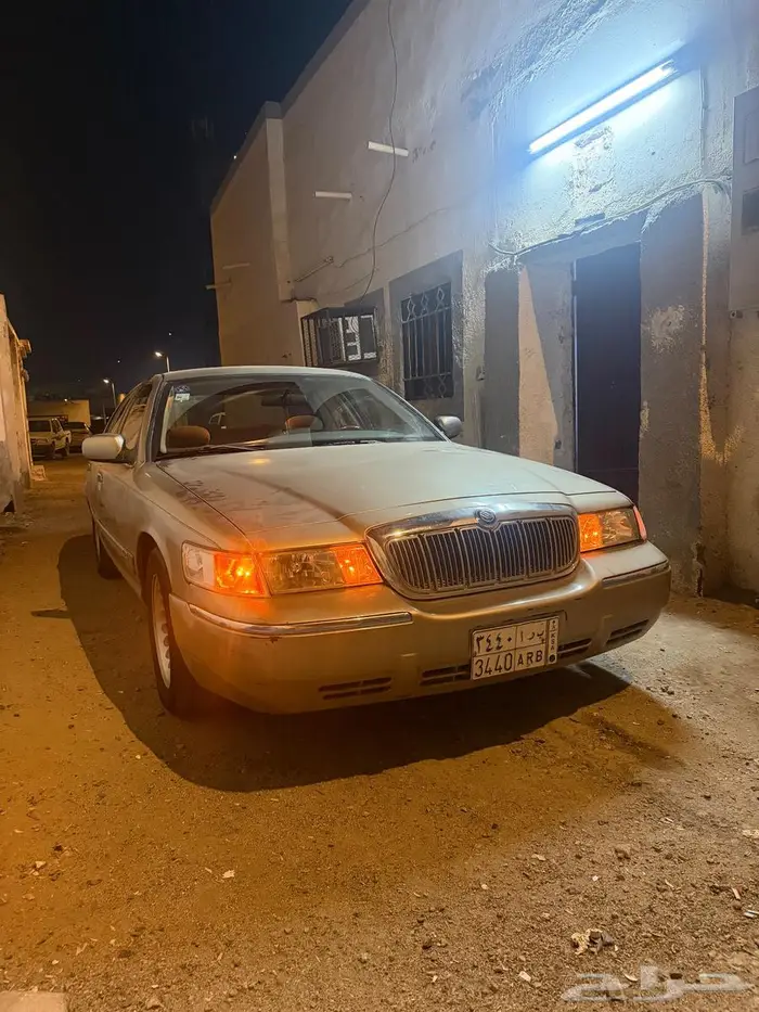 فوردماركيز2002 8