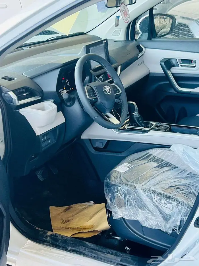 تويوتا فيلوز GLX 2025 بنزين 9