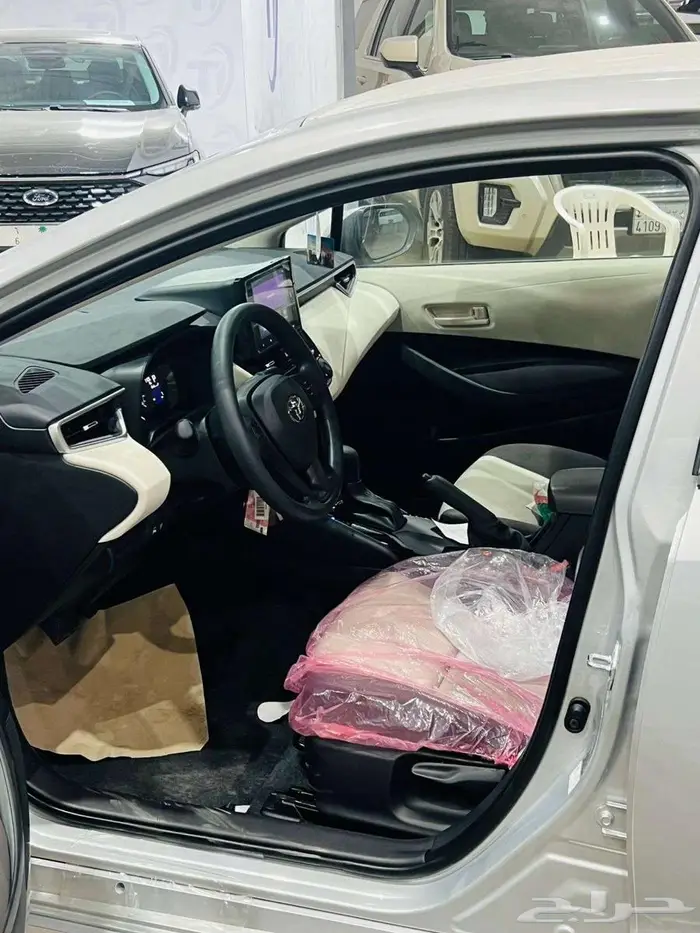 تويوتا كورولا XLI مطور 2.0 بنزين 2026 7