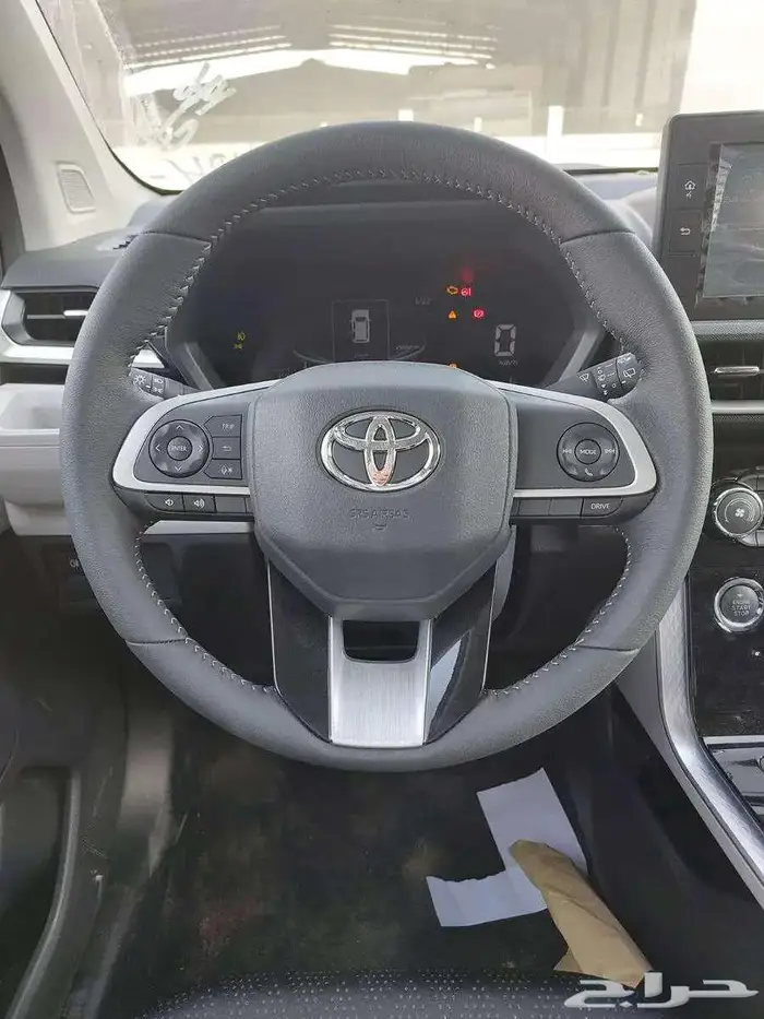 تويوتا فيلوز GLX 2025 قير اوتماتيك بنزين 4