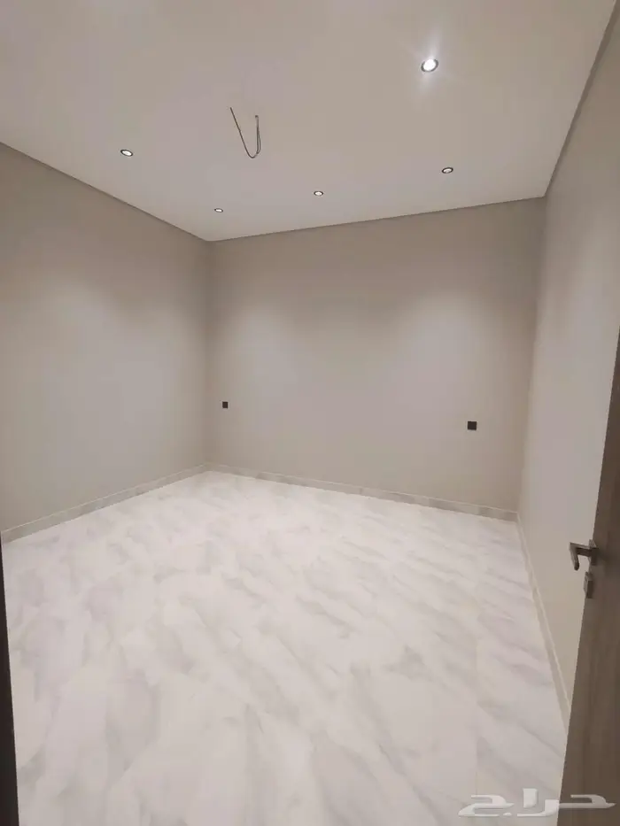 فيلا نص ارض تشطيب فاخر فاخر 21