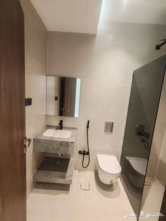 فيلا نص ارض تشطيب فاخر فاخر 32