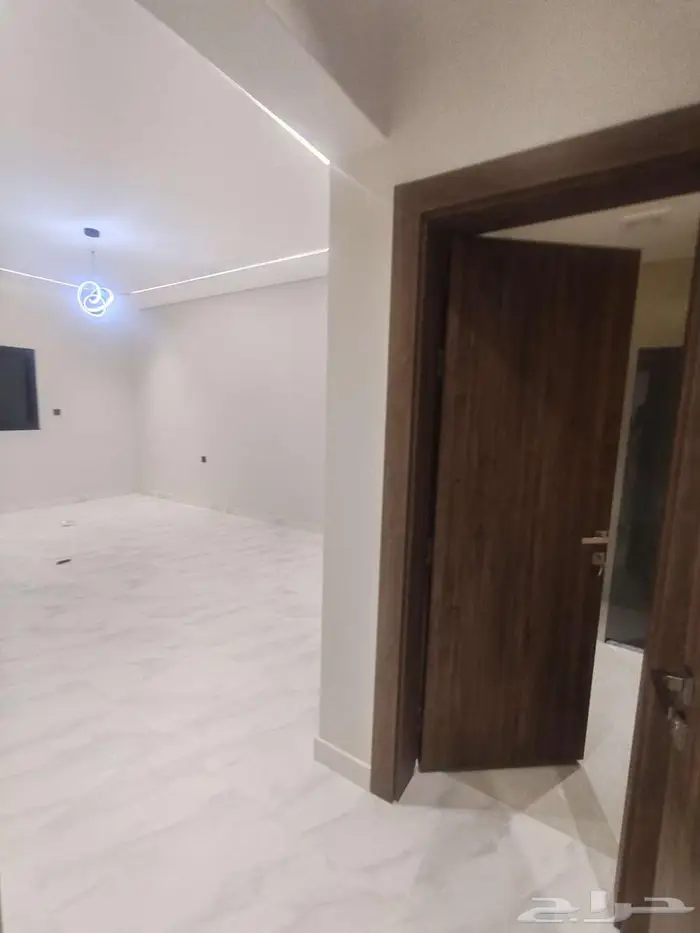 فيلا نص ارض تشطيب فاخر فاخر 33