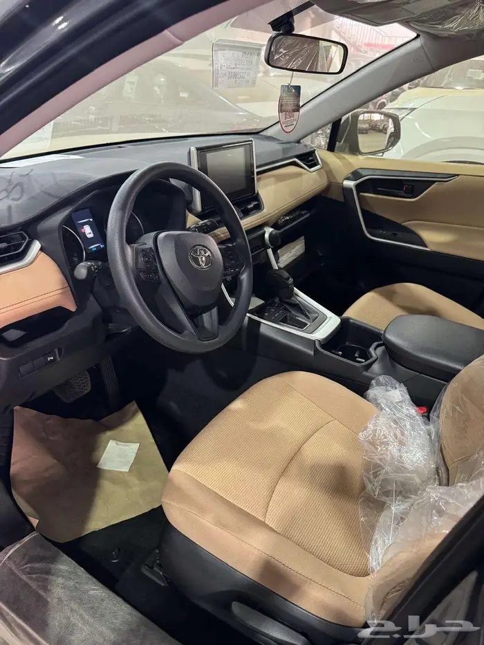 تويوتا راف فور LE بنزين ستاندر دفع رباعي 2025 سعر 103095 11