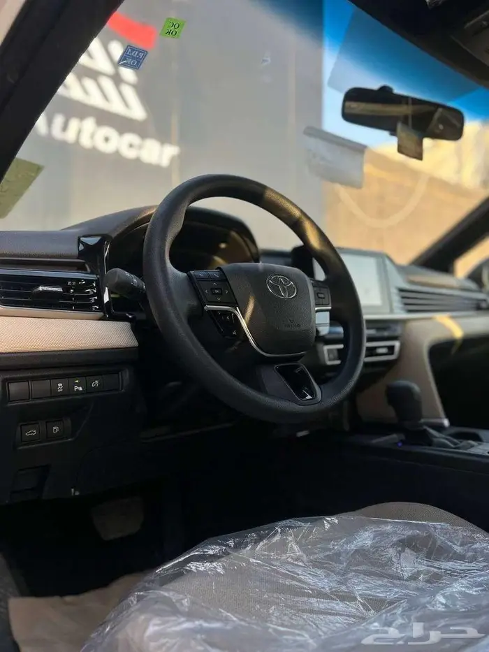 تويوتا كامري E ستاندر هايبرد 9