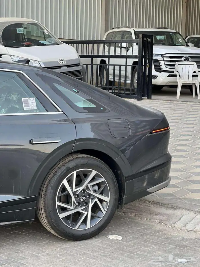 ازيرا كلاسيك 2026 رمادي مطفي عرض خاص 7