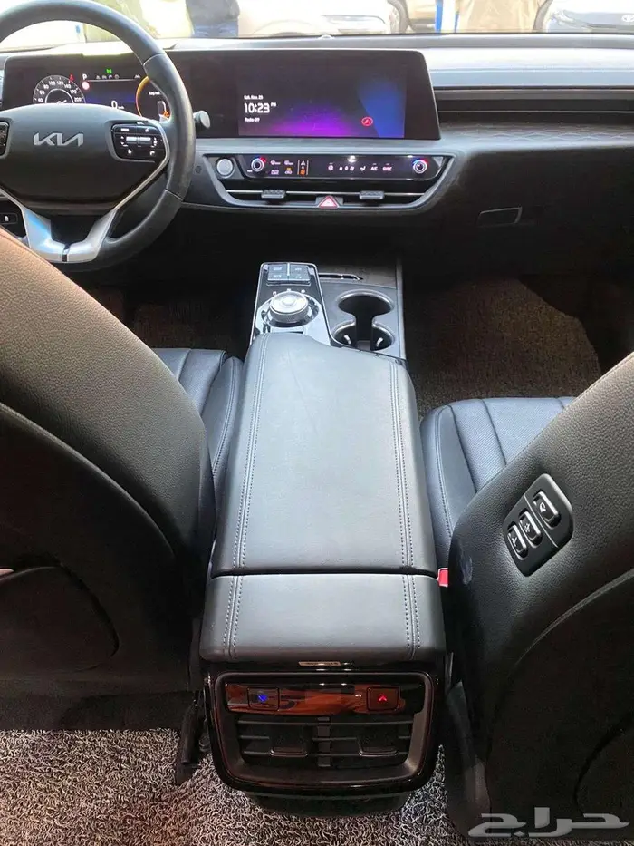 كيا k8 مستورد بنزين موديل 2022 بروجيكتور 4 كاميرات 7