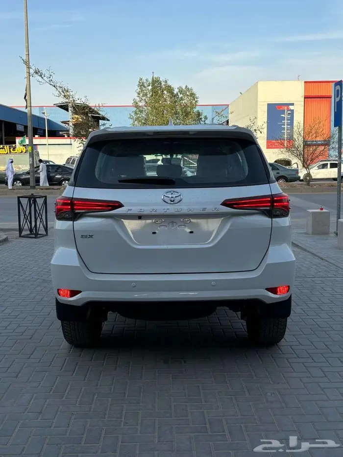 تويوتا فورتشنر GX2 دبل موديل 2025 بنزين 2.7 سعودي 5