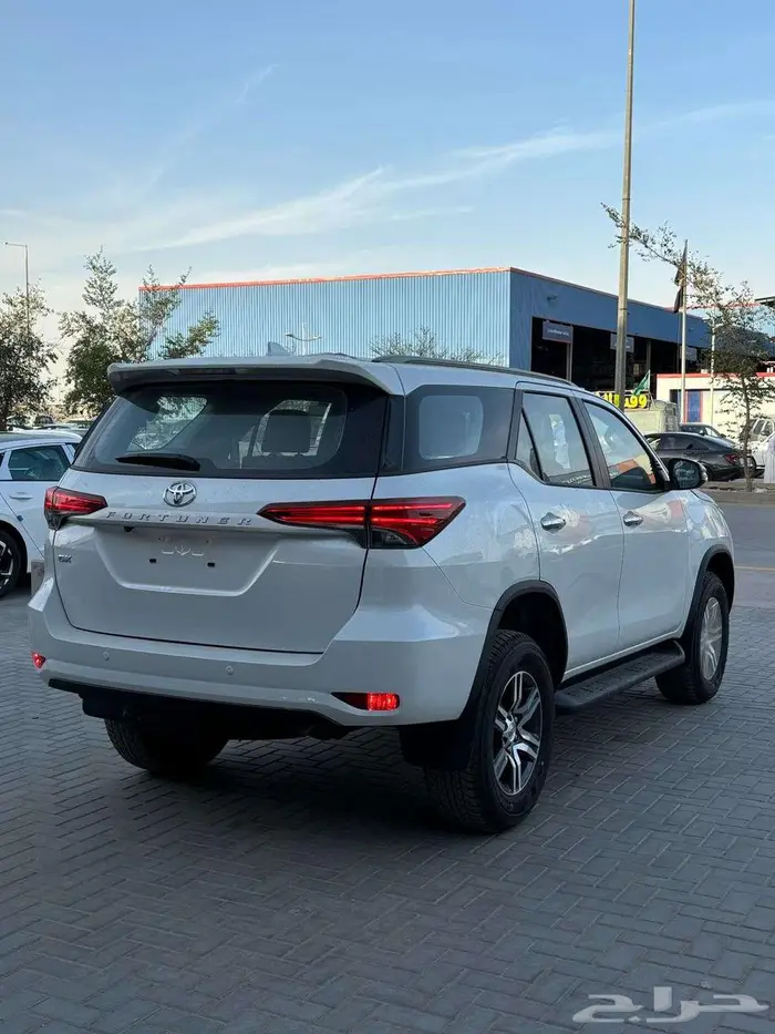 تويوتا فورتشنر GX2 دبل موديل 2025 بنزين 2.7 سعودي 4