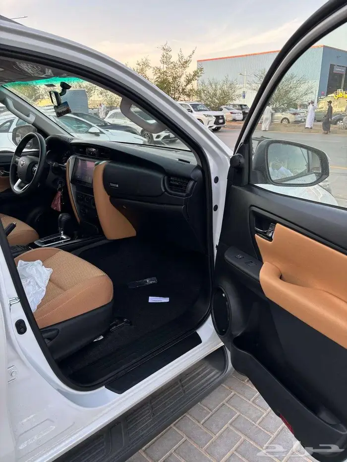 تويوتا فورتشنر GX2 دبل موديل 2025 بنزين 2.7 سعودي 9