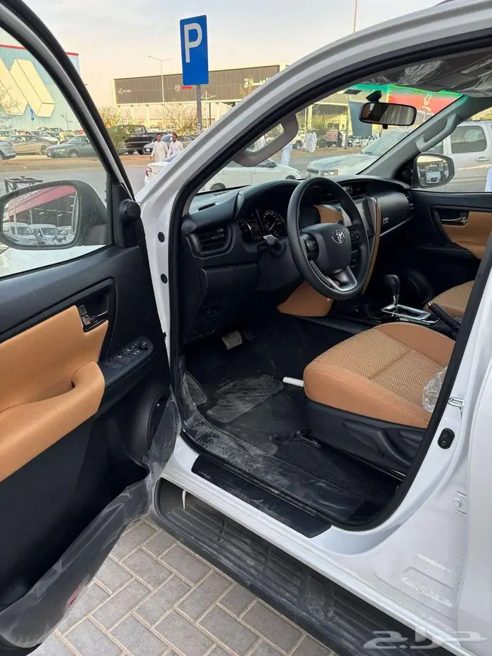 تويوتا فورتشنر GX2 دبل موديل 2025 بنزين 2.7 سعودي 8