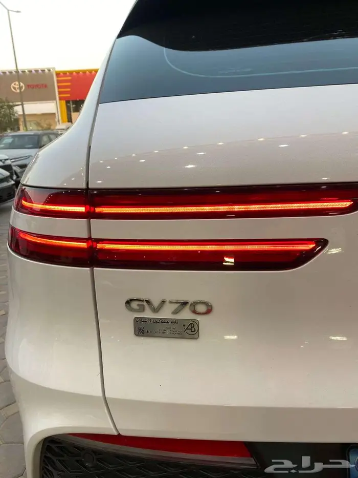 جينسيس gv70 موديل 2021 مستورد كوري 4 سلندر 2.5 6