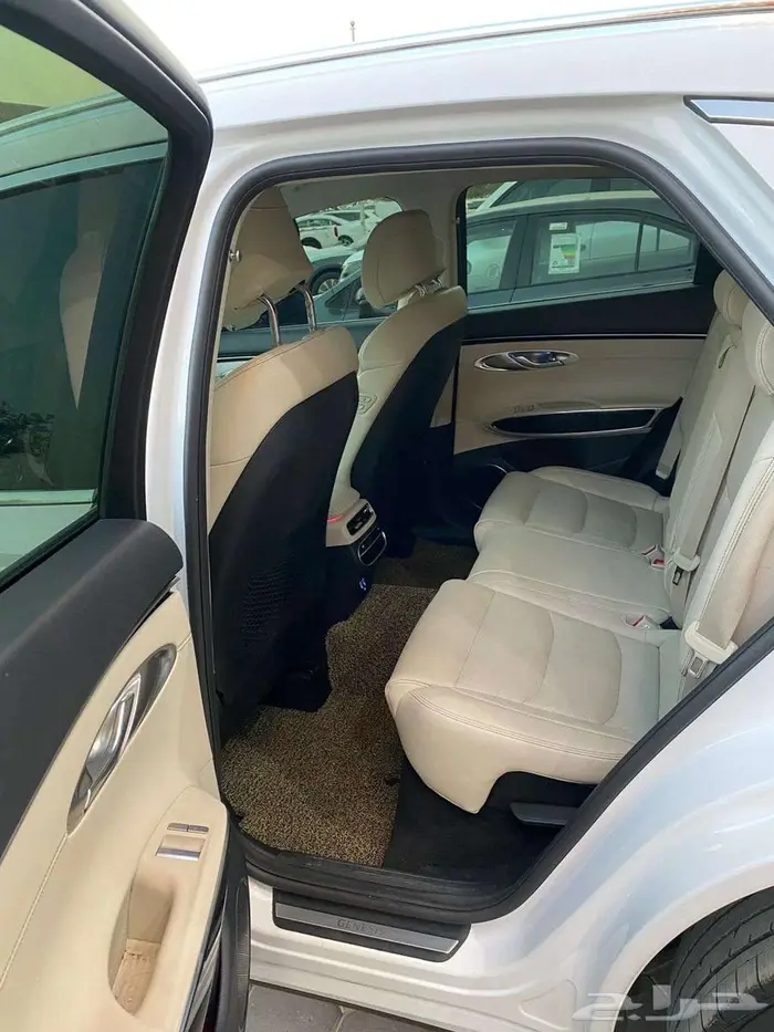 جينسيس gv70 موديل 2021 مستورد كوري 4 سلندر 2.5 17