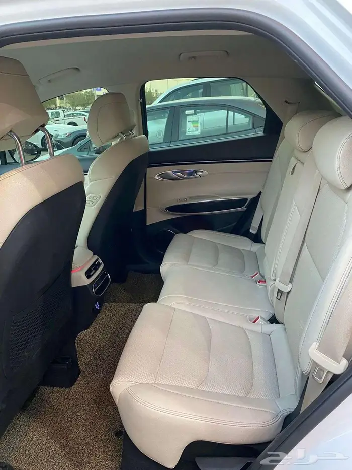 جينسيس gv70 موديل 2021 مستورد كوري 4 سلندر 2.5 18