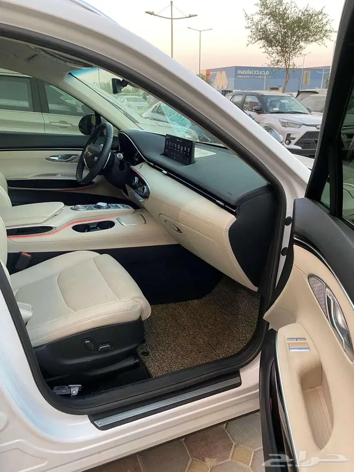 جينسيس gv70 موديل 2021 مستورد كوري 4 سلندر 2.5 19