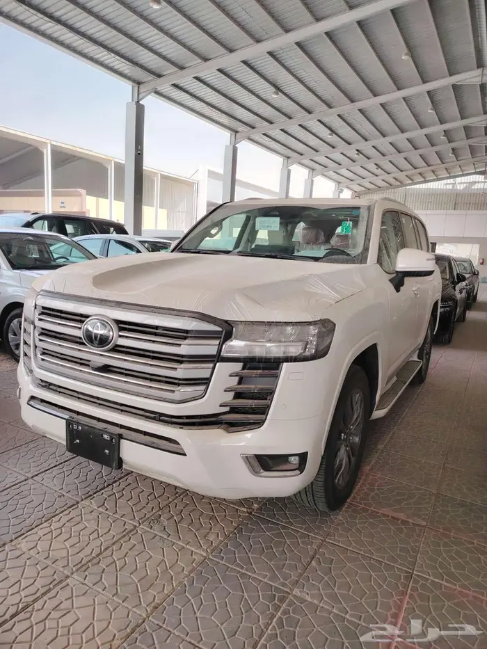 تويوتا لاندكروزر جي اكس ار L4 بنزين 2025 رقم 4 سعودي 0