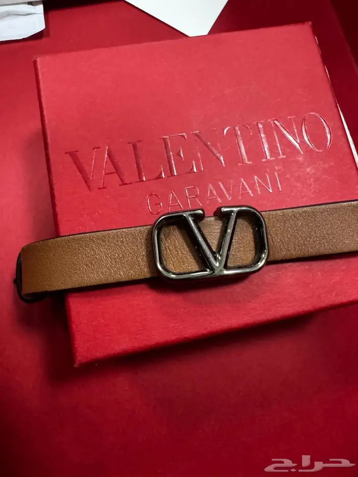 اكسسوارات رجالية فاخرة فالنتينو غارافاني لوي فيتون هيرمز 5