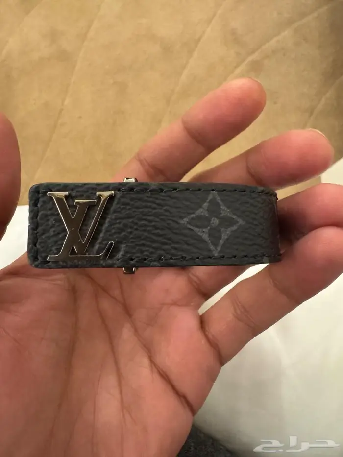 اكسسوارات رجالية فاخرة فالنتينو غارافاني لوي فيتون هيرمز 3