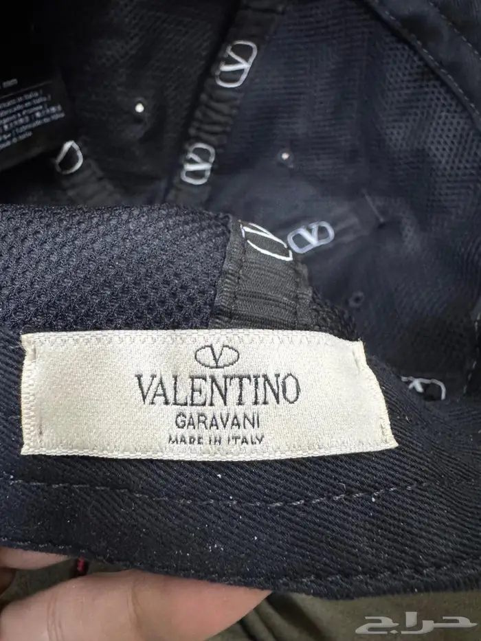 اكسسوارات رجالية فاخرة فالنتينو غارافاني لوي فيتون هيرمز 9