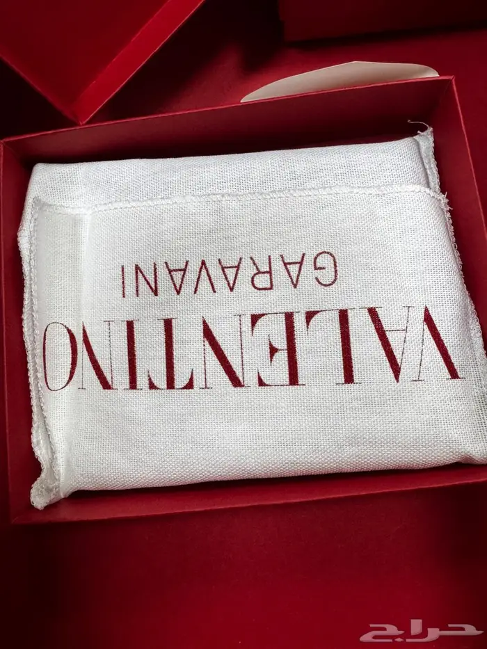 اكسسوارات رجالية فاخرة فالنتينو غارافاني لوي فيتون هيرمز 10